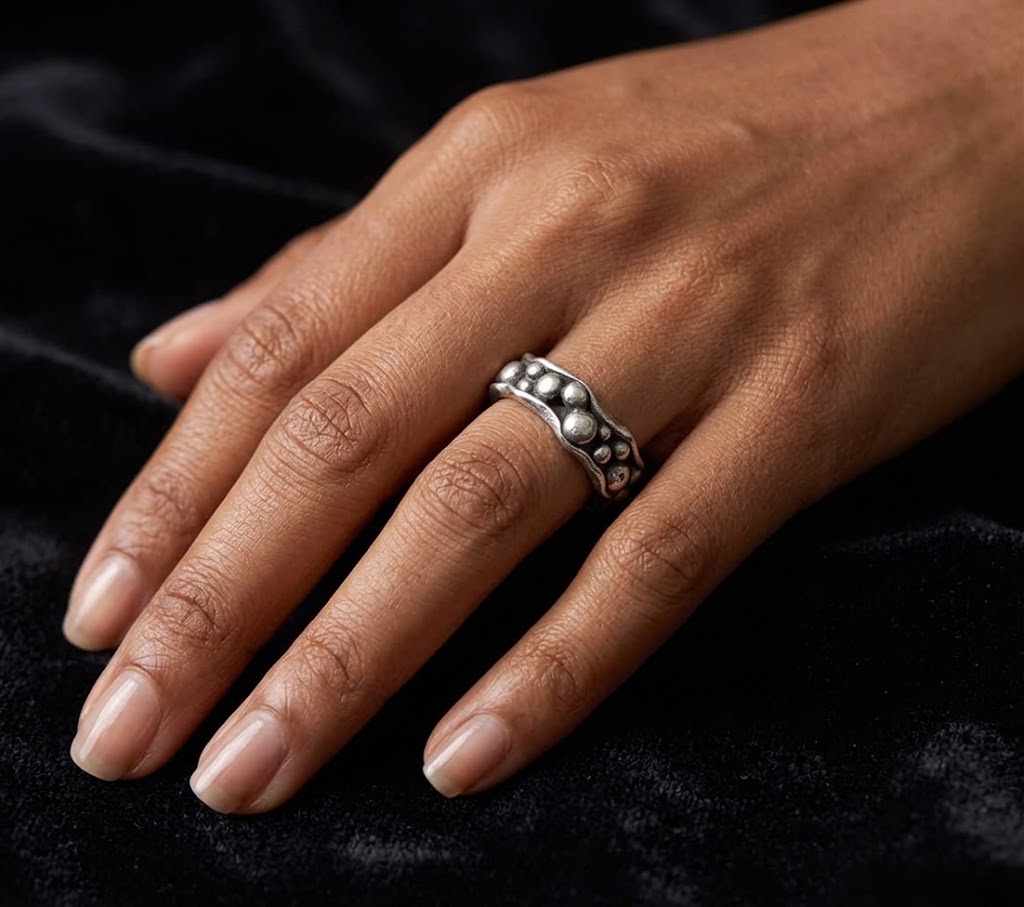 The Bubble Contour Ring