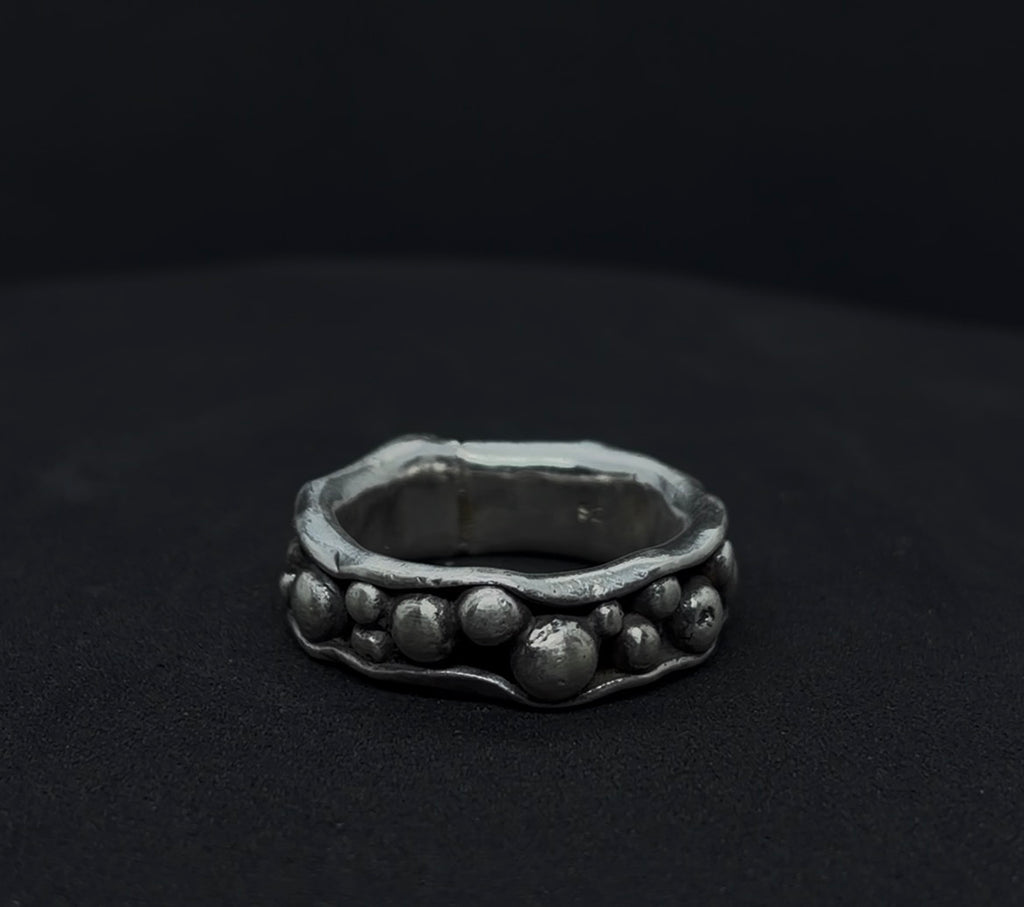 The Bubble Contour Ring