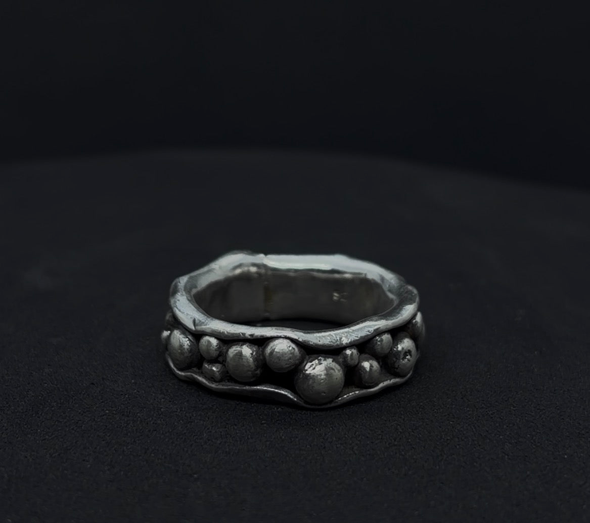 The Bubble Contour Ring