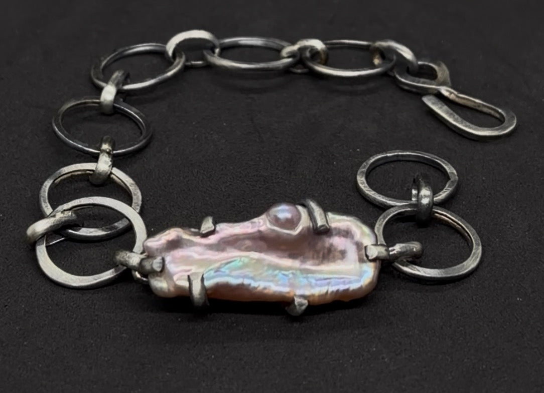 The Amorphous Pearl Chain