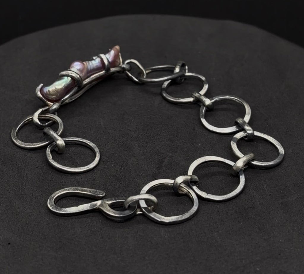 The Amorphous Pearl Chain