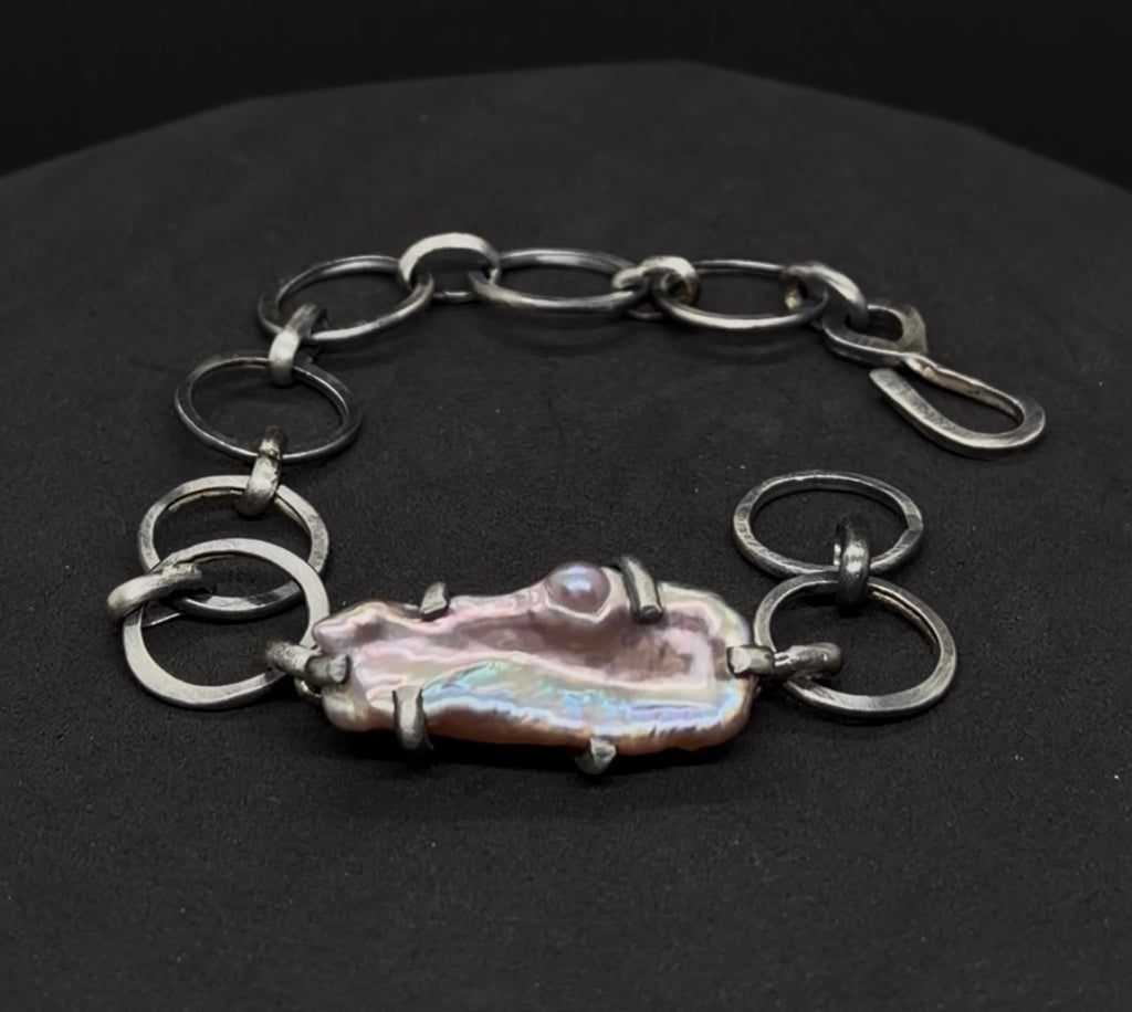 The Amorphous Pearl Chain