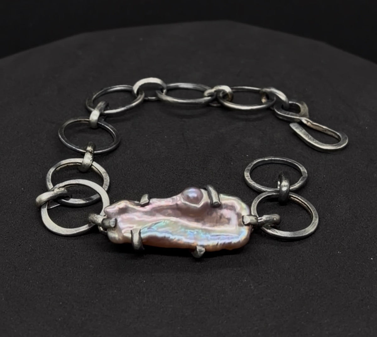 The Amorphous Pearl Chain