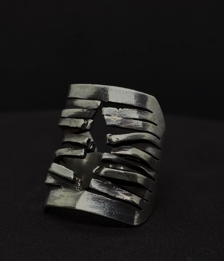 The Fissure Ring