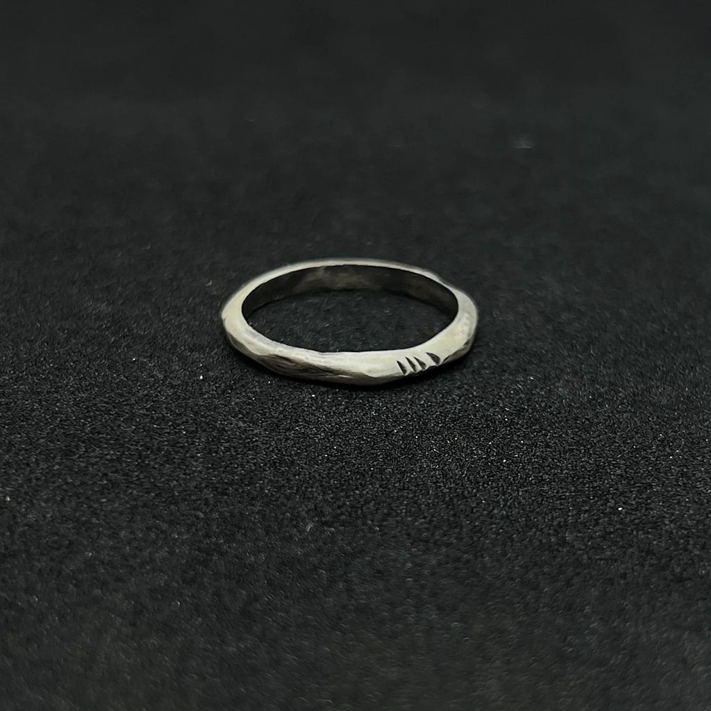 The Linear Notch Ring