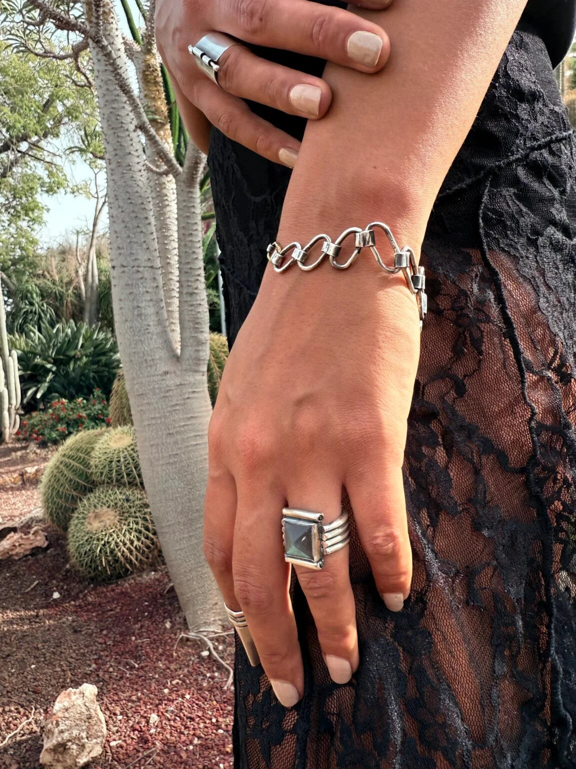 Graduated Oval Link Bracelet