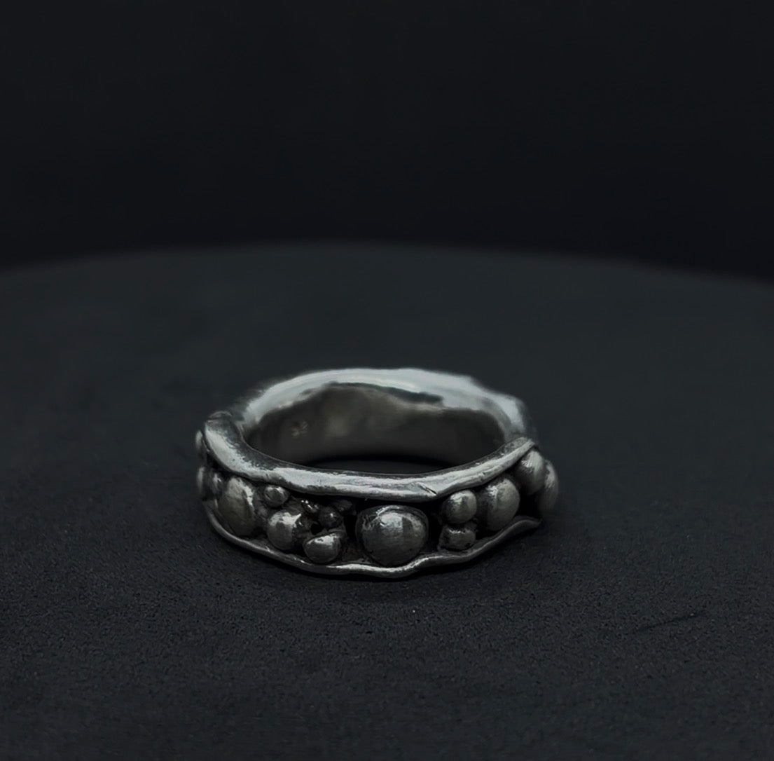 The Bubble Contour Ring