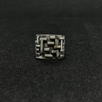 The Labyrinth Ring