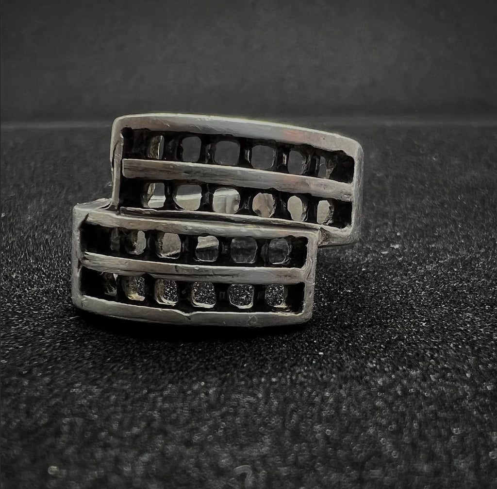 The Lockup Ring.