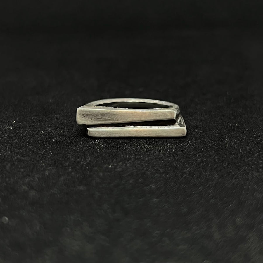The Offset Parallel Ring