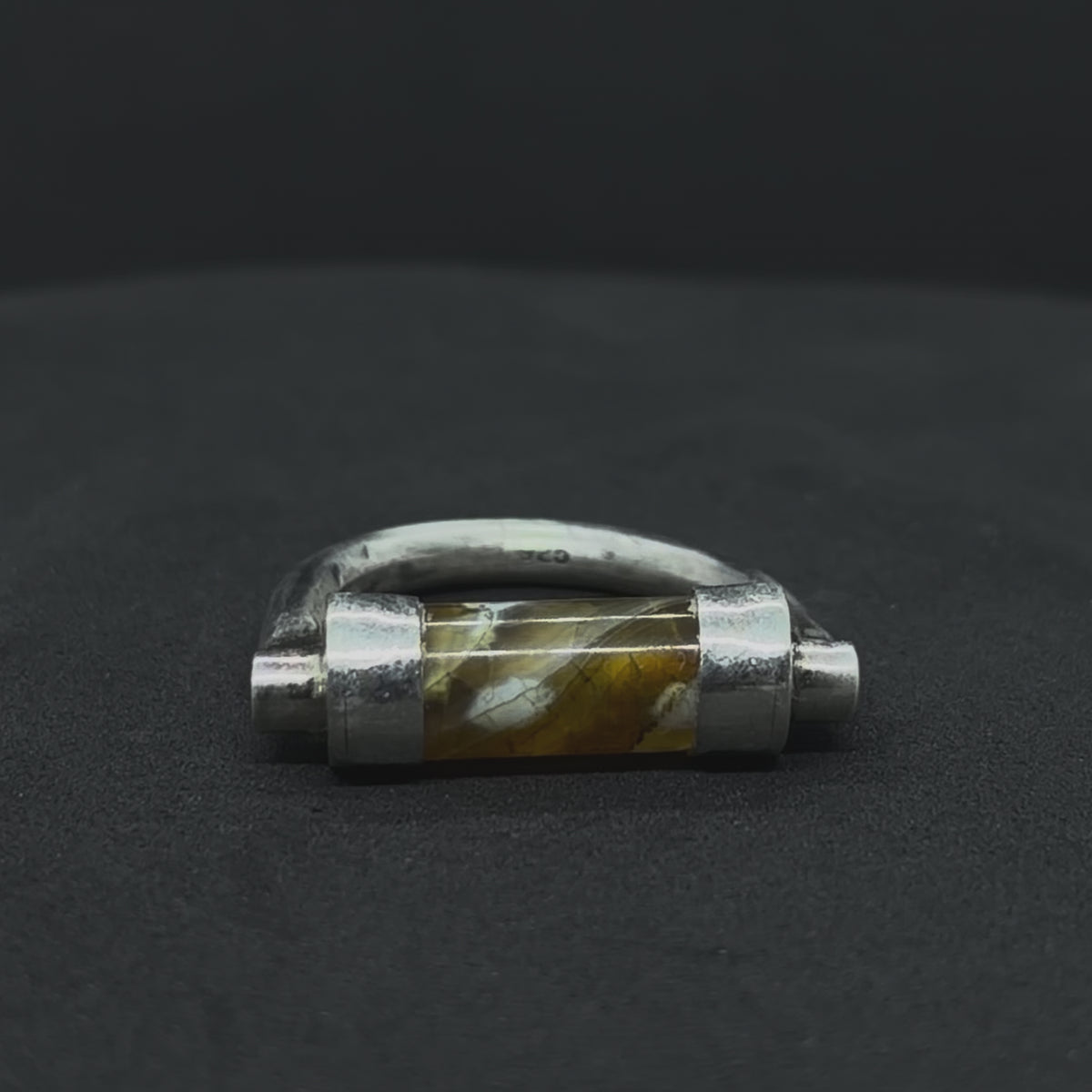 The Scroll Agate Ring