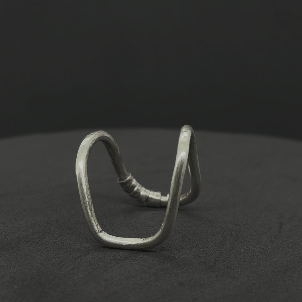 The Sliding Tube Hand Band